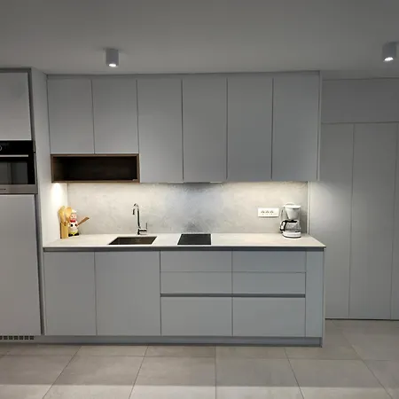 Seaview Mirjam With Jacuzzi 아파트