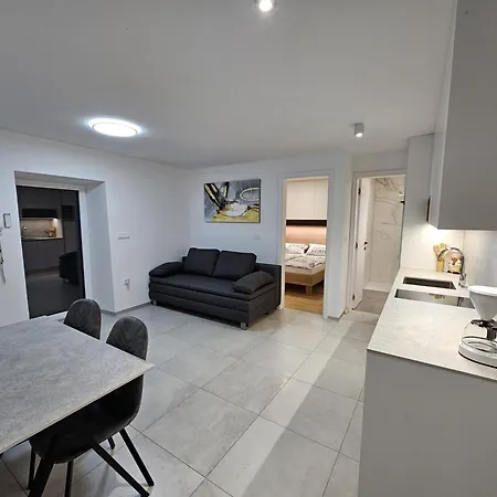 아파트 Seaview Mirjam With Jacuzzi *