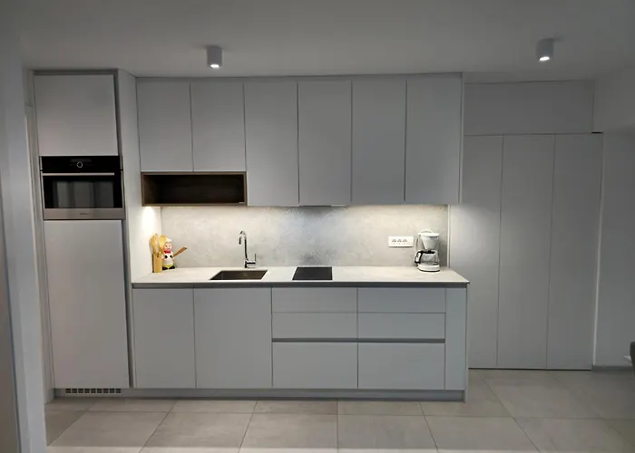 Seaview Mirjam With Jacuzzi 아파트