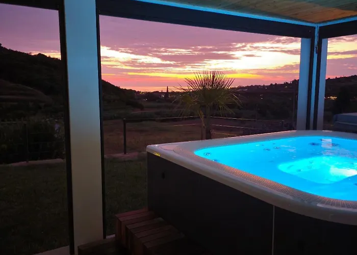 Seaview Mirjam With Jacuzzi